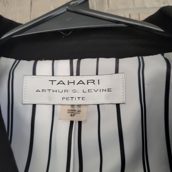 TAHARI VINTAGE 2 PIECE WORK WEAR SUIT BLACK BLAZER SKIRT RUFFLE GOLD SIZE 4P - Picture 2 of 12